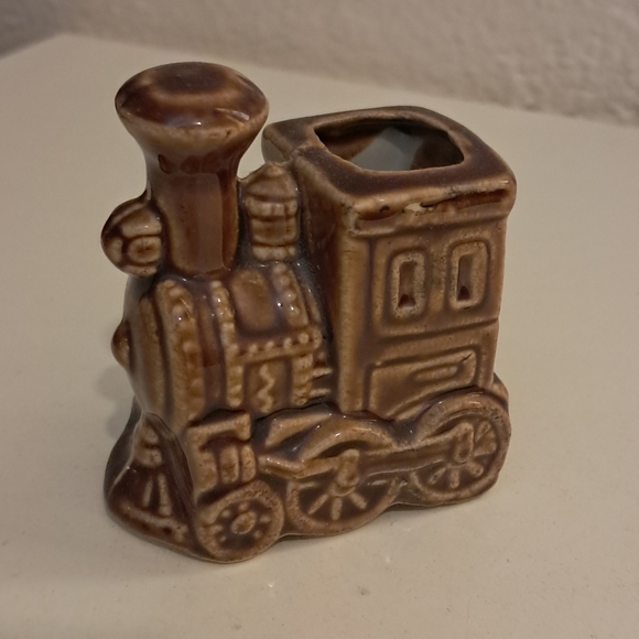 Vintage 1950s Mid-Century Modern Boho Chic Ceramic Train Toothpick Holder - Picture 3 of 7